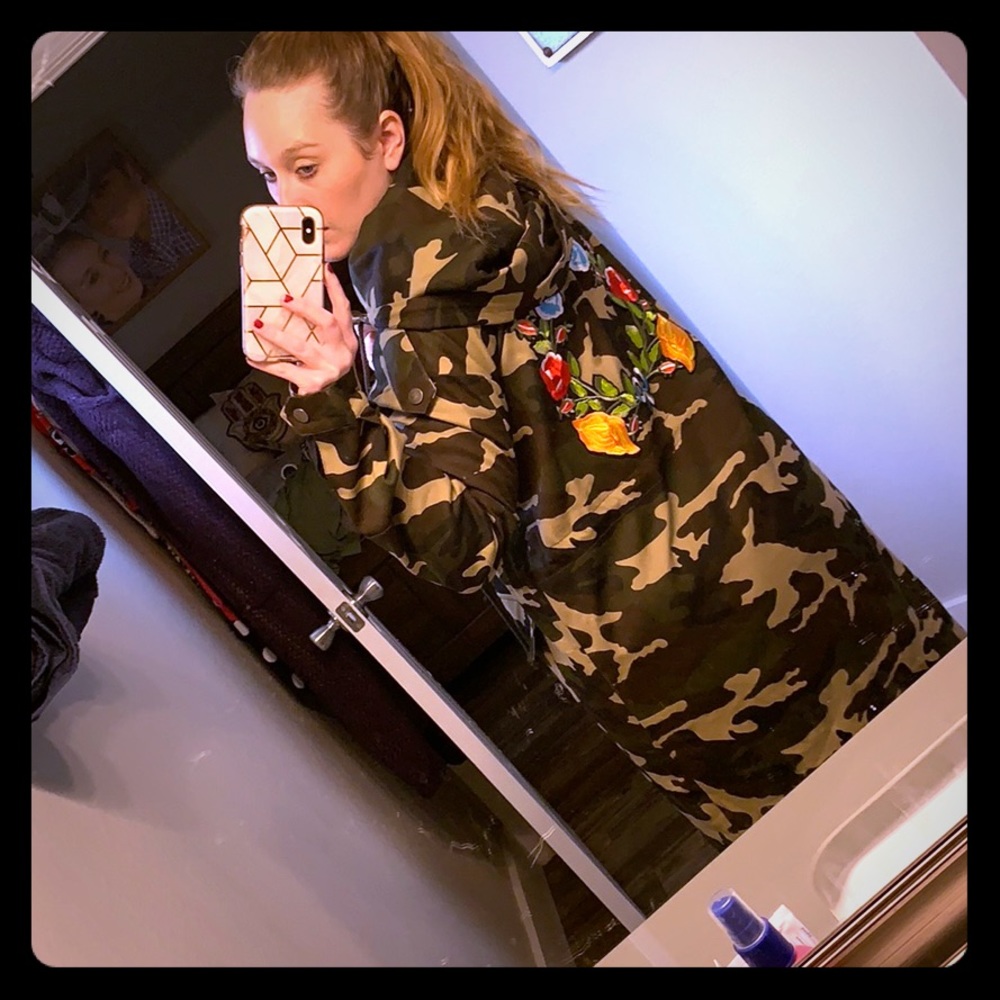 NWOT Camo print Trench - Picture 2 of 6